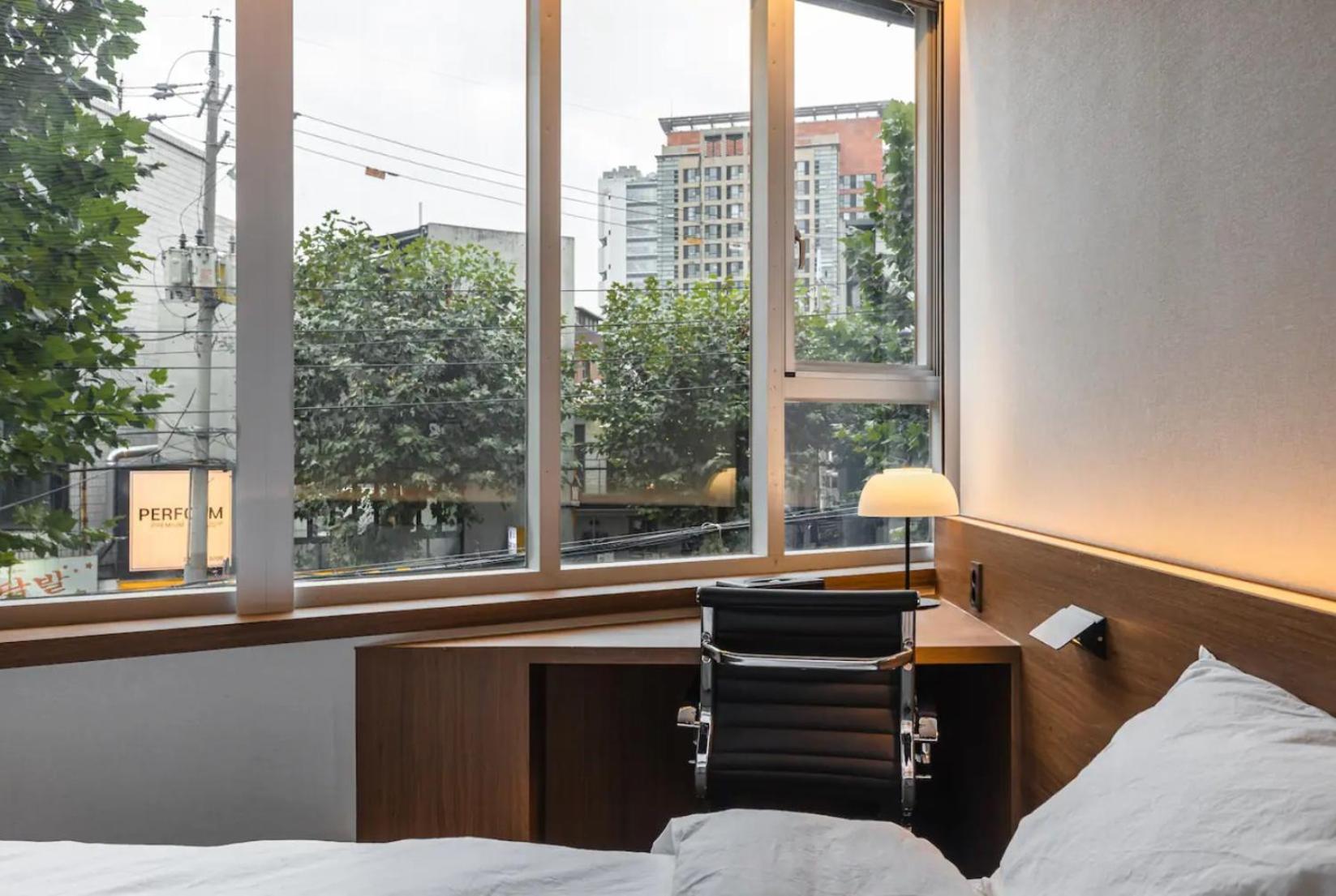 Pillowsopher Hongdae Hotel *